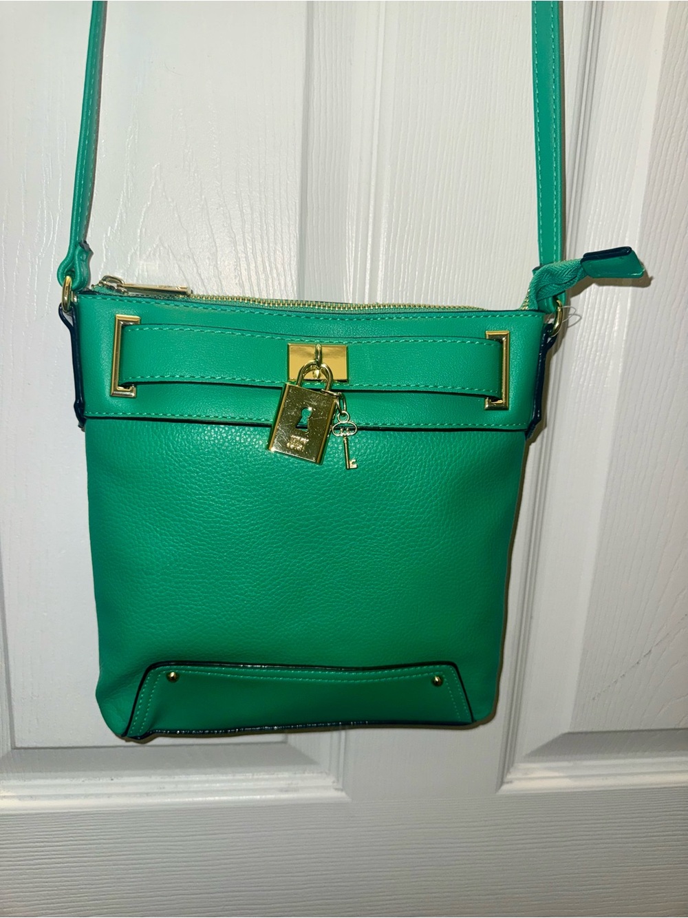 Juicy Couture Emerald Green Crossbody Bag | NWT Faux Leather Gold Lock Charm